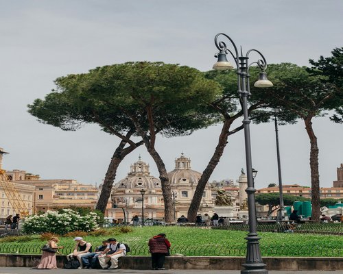 calm walk through an Italian city park